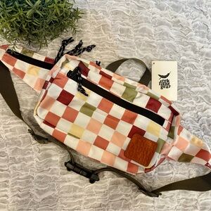 Trek Light Fanny Hip Pack Waist Travel Belt Bag Crossbody Outdoor Sling Checkers